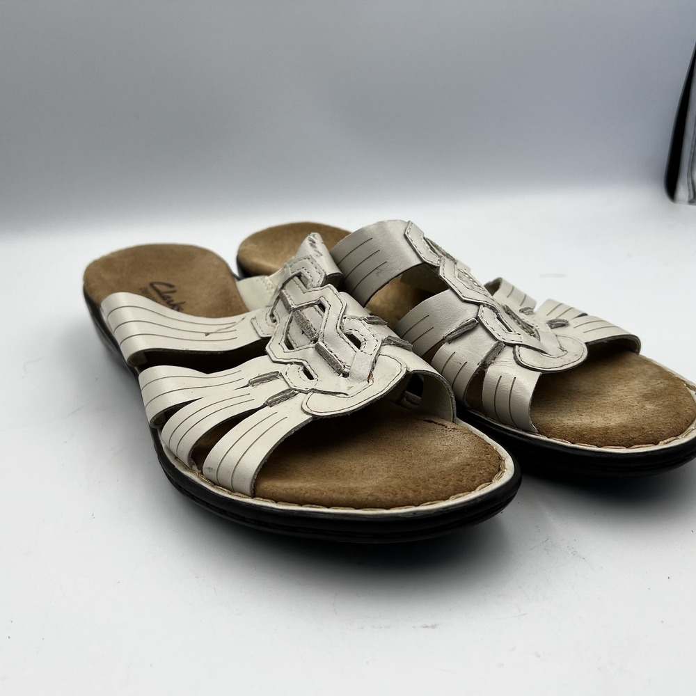 Clarks Womens 6.5M Comfort Collection Bendable Flex Leather‎ Cream Sandals